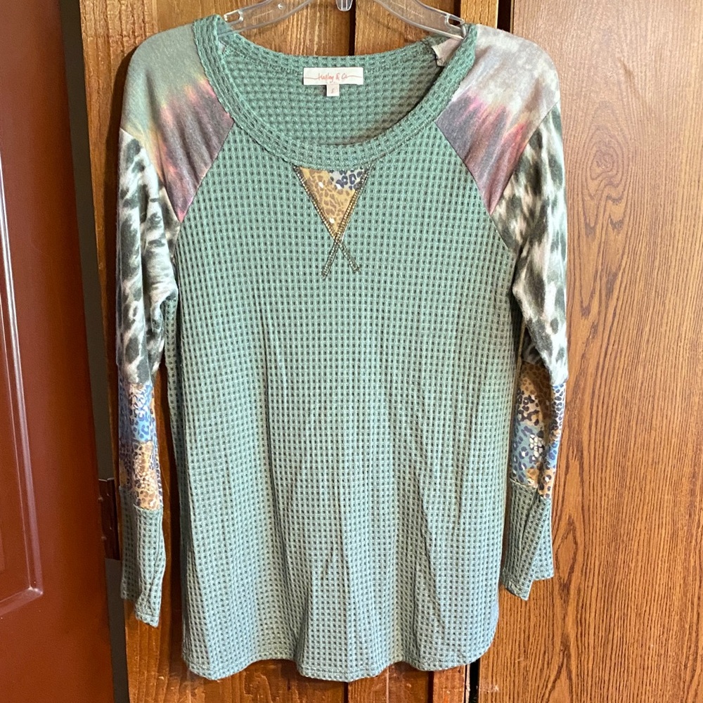 MYSTREE Sage Waffle Knit Long Sleeve Raglan Top with Printed Sleeves